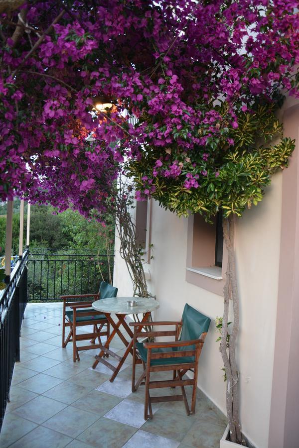 Aristotelis Apartahotel Frikes